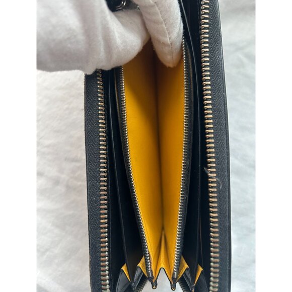 Goyard Black Gm EUC Zippered Wallet Canvas Leather With Certificate Of Authentic - Picture 4 of 10